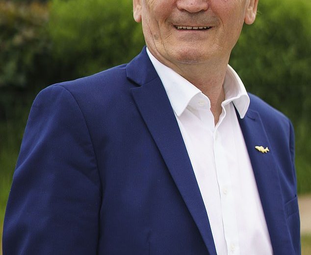 65 -Year -old Feargal Sharkey revela um diagnóstico de choque de câncer de próstata depois de visitar um GP com dor de garganta