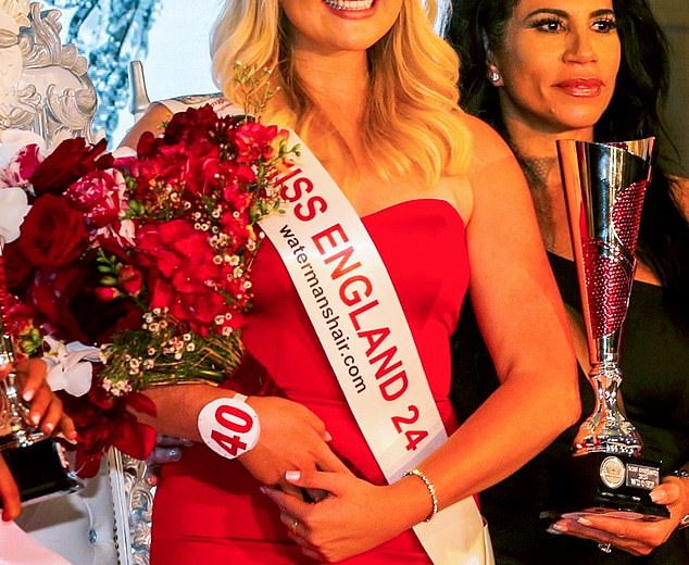 A Miss England termina o mundo -desfile de beleza famosa depois de permanecer “sentindo -se como uma prostituta” que foi “criada por diversão”