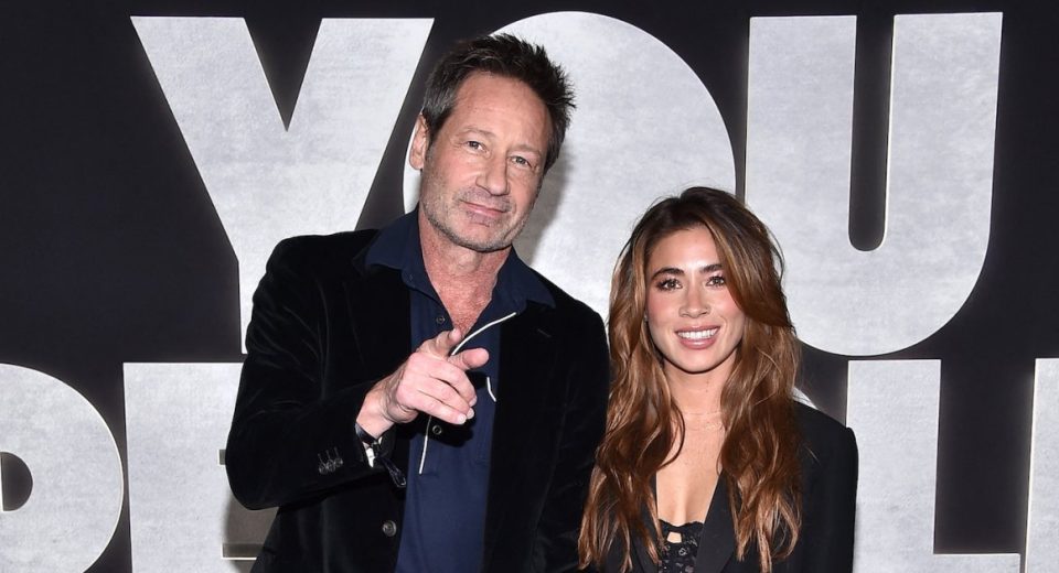 A linha do tempo do relacionamento de David Duchovny e sua esposa Monique Pendleberry