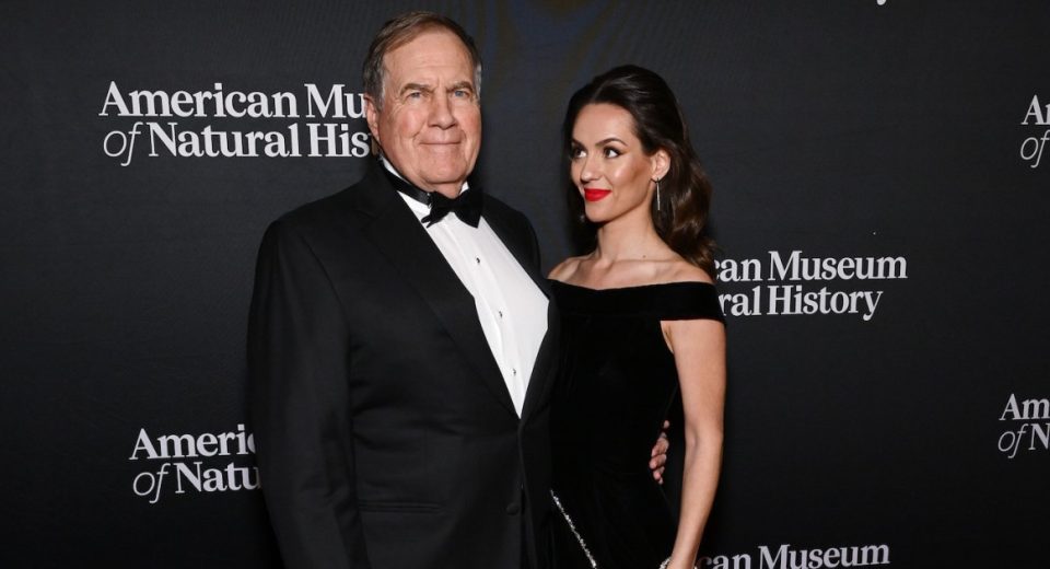 Jordon Hudson chama Bill Belichick de ‘Old Bae’ no meio de rumores de compromisso