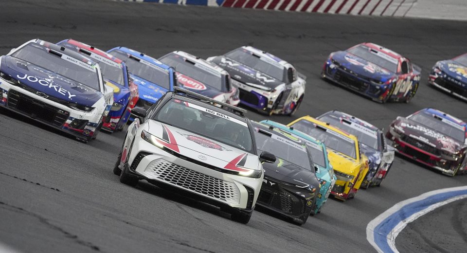 Como assistir à corrida da NASCAR hoje? Detalhes da hora de início, canal de TV, rádio e transmissão ao vivo Coca-Cola 600 em Charlotte | 25-05-2025