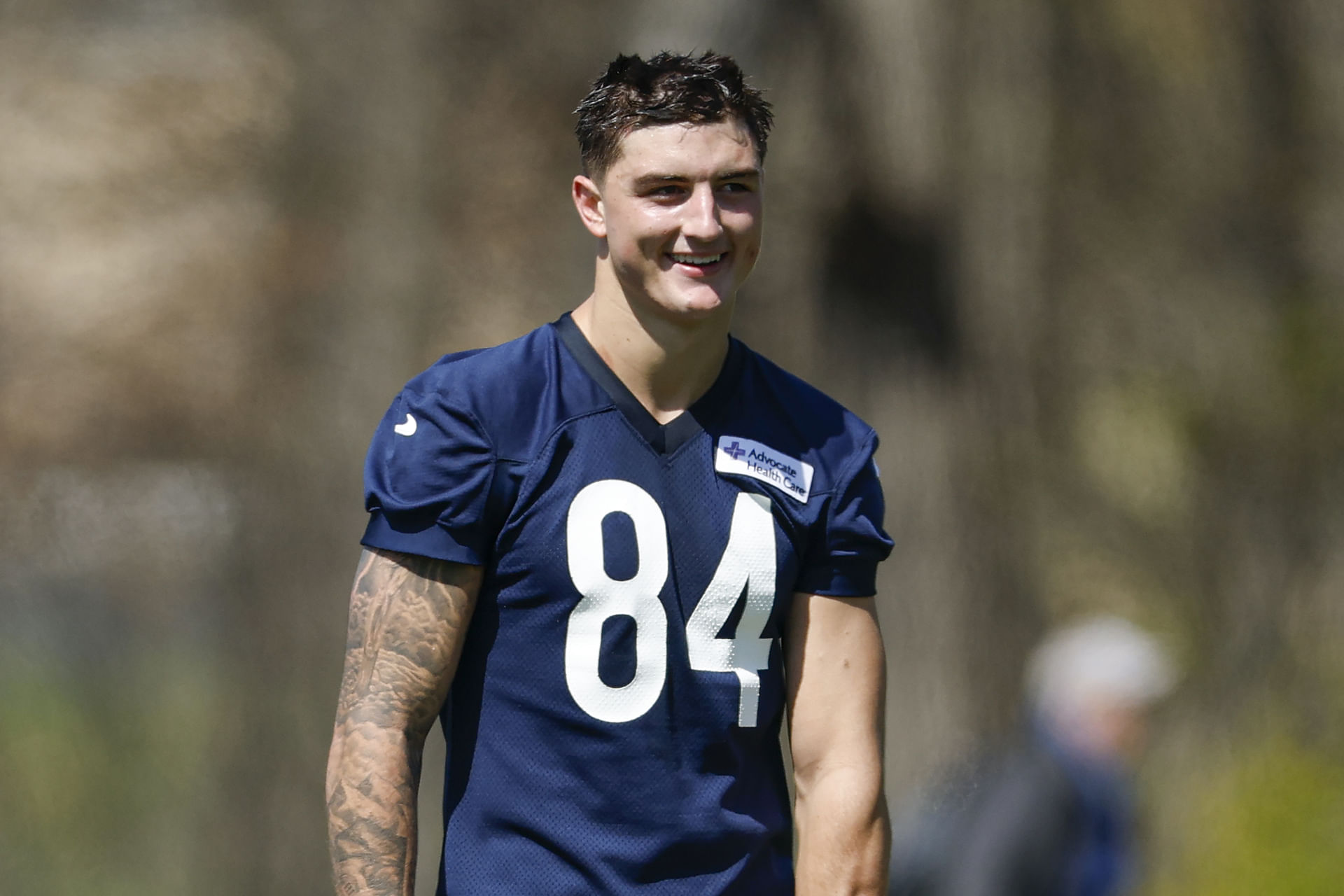 Dias após o comentário do ex -colega de Aaron Rodgers, Colston Loveland cria emoções conhecidas em Caleb Williams