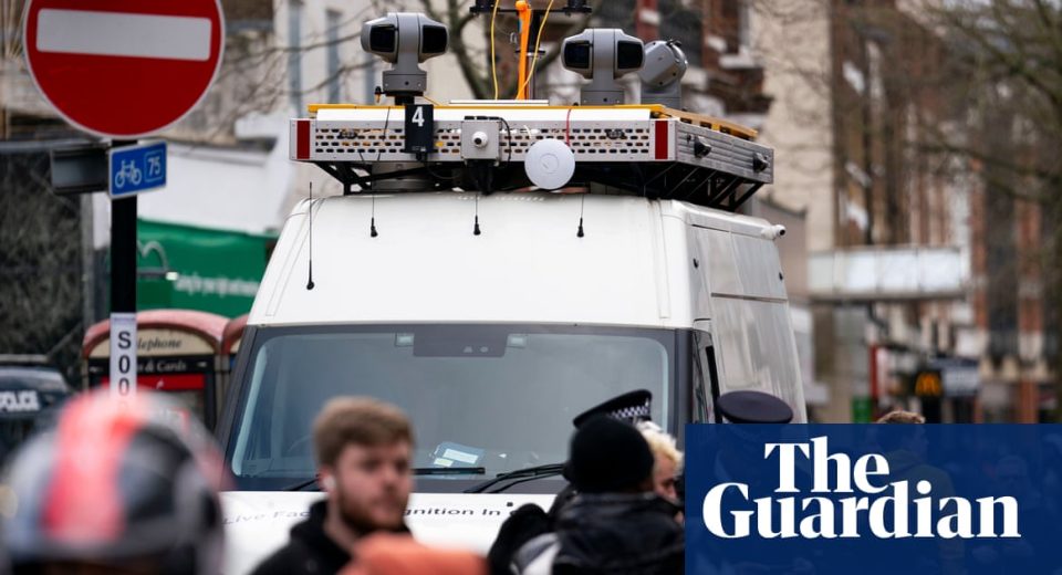 Ferramentas valiosas ou causa de alarme? Facial -id torna -se parte quieta do arsenal da polícia