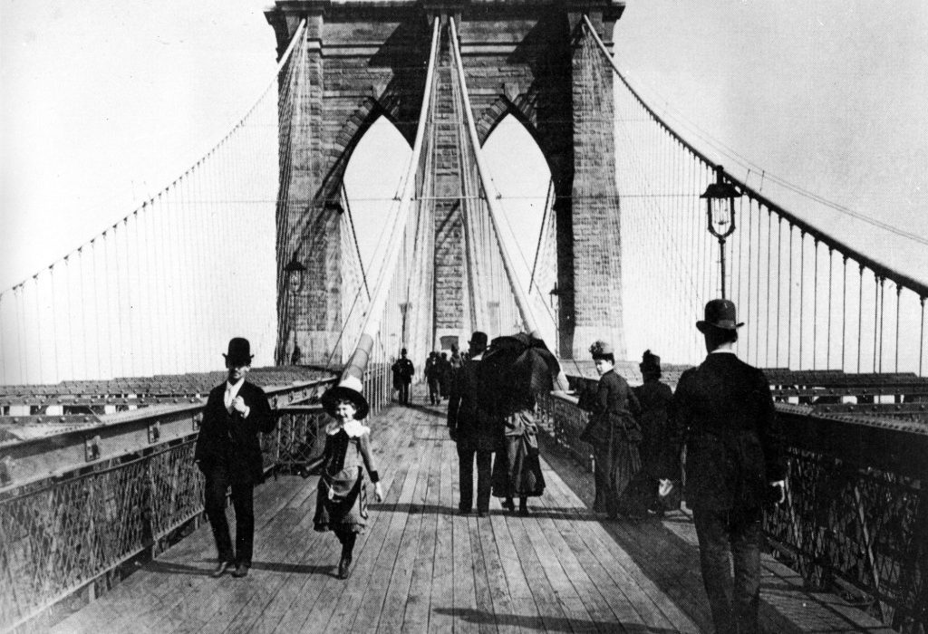 Hoje na história: 24 de maio, o Brooklyn Bridge se abre no trânsito