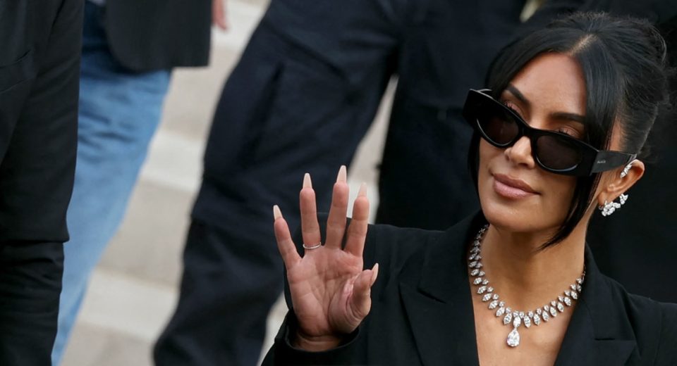 Kim Kardashian fala após o veredicto do teste de assalto à mão em Paris