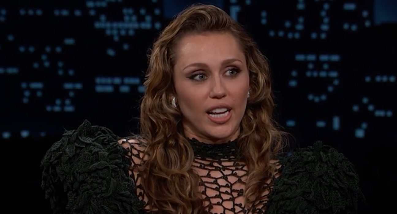Miley Cyrus disse que seus joelhos começaram a “deteriorar” devido a infecção