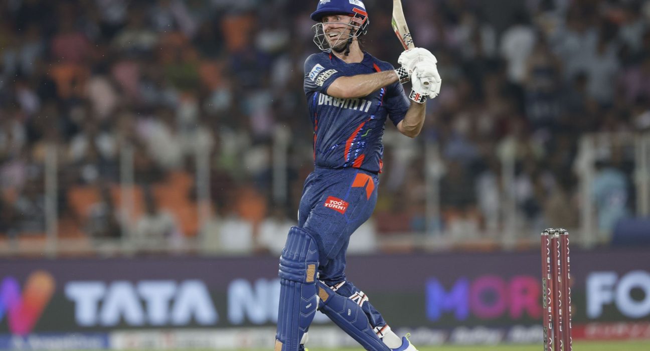 Mitchell Marsh esmagou Sai Kishore mais plana para atingir 50 no GT vs LSG IPL 2025 Match (relógio)