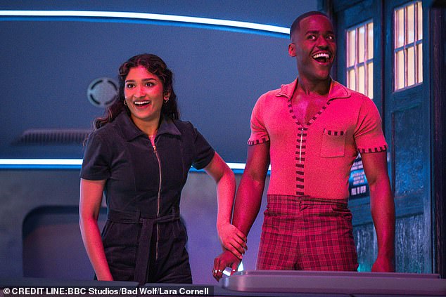 Ncuti Gatwa ‘Afiled de Doctor Who depois de sair do concerto Eurovisie e mostrar que ele está “incluído em um intervalo” no meio das classificações de queda e “acordam” a história