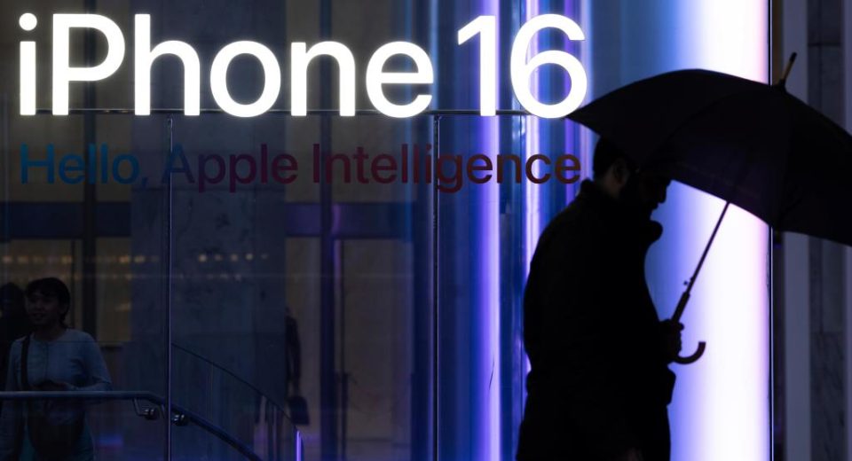 O iPhone pode triplicar o preço para US $ 3.500 se forem feitos nos EUA, o analista alerta
