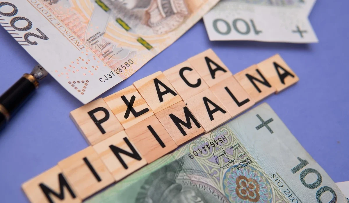 O salário mínimo aumenta a partir de 2026. Quanto o salário mínimo aumentará?