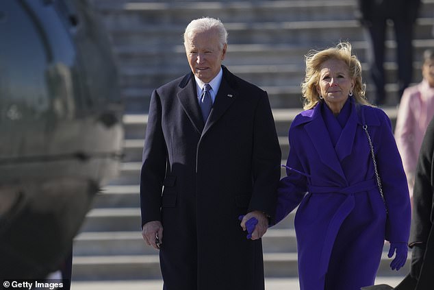 Os funcionários de Biden ocultaram riscos fatais à saúde em vacinas, o relatório do Congresso Bombshell revela