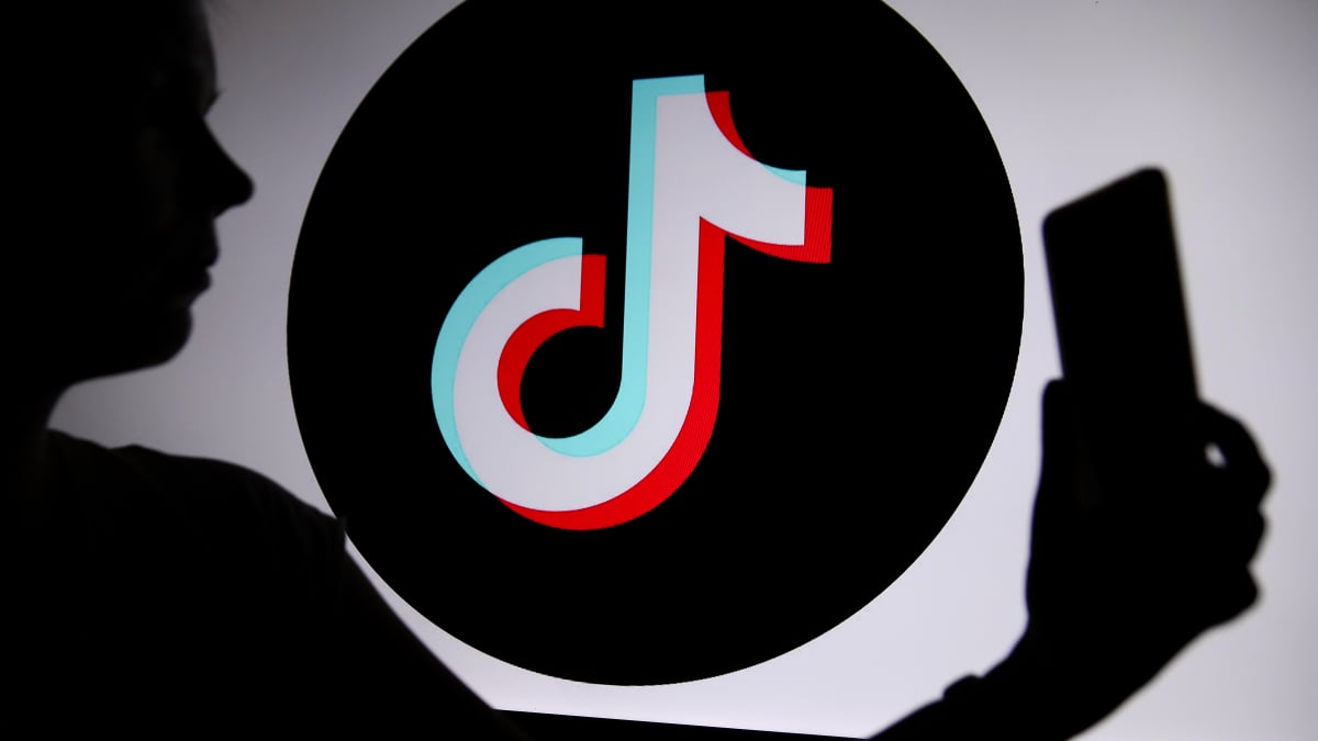 Os vídeos da IA ​​no Tiktok estão enganando seus usuários para baixar malware