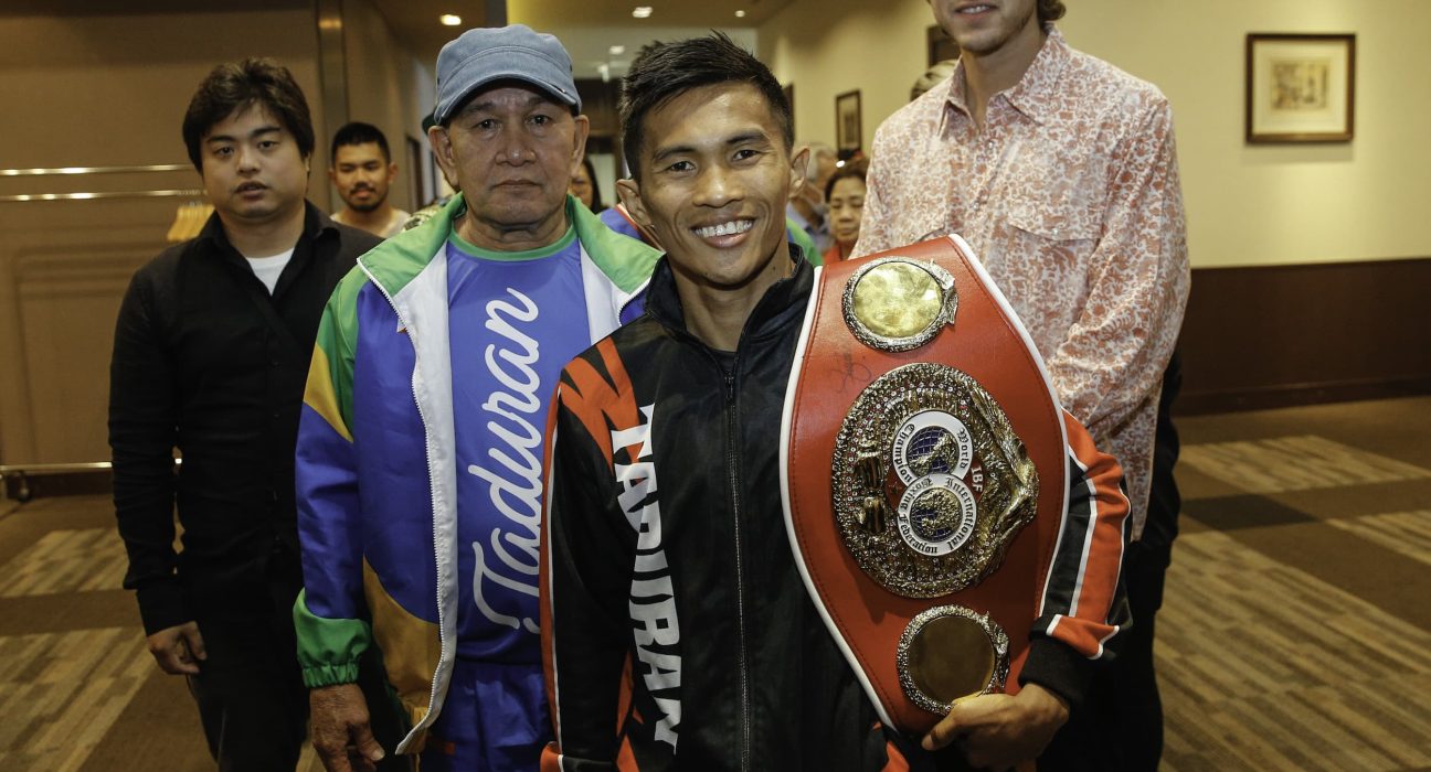 Pedro Taduran derrota Ginjiro Shigeoka novamente para proteger a coroa da IBF