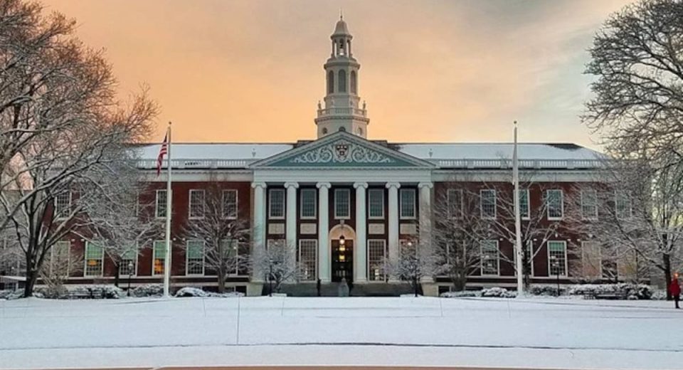 “Pharian, Poker Chips”: Estudantes estrangeiros em pânico Harvard no meio de Trump Battle