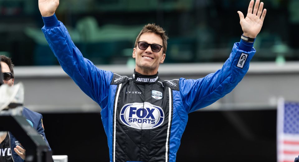 Por que Tom Brady foi vasculado em Indianapolis durante o Indian 500 com Jimmie Johnson?