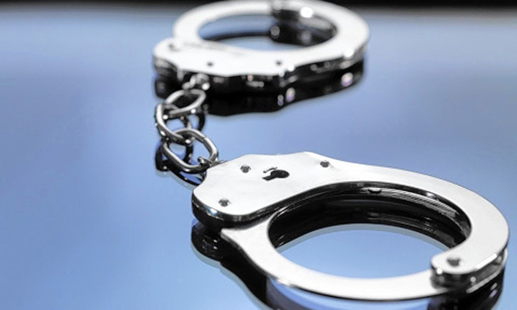 Professor no sul de São Francisco preso por acusações de crimes casuais com menores