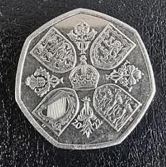 Rare 50p King Charles Coin vende mais de 75.000 GBP no eBay porque os colecionadores tentam ganhar o leilão