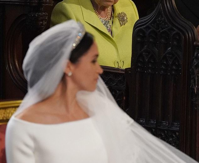 Revelado: 16 vezes Meghan Markle quebrou o Protocolo Real – e até fez isso em seu engajamento fotográfico