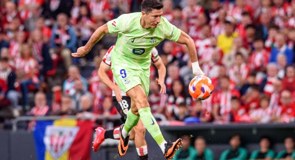 Robert Lewandowski cruzou a fronteira de 100 gols nas cores de Barcelona