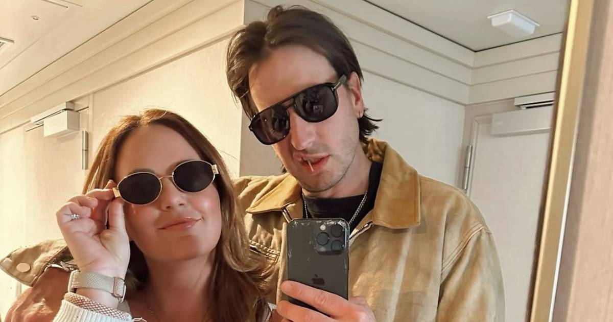 Russell Dickerson compartilha como um Costco Jacuzzi fortalece seu casamento