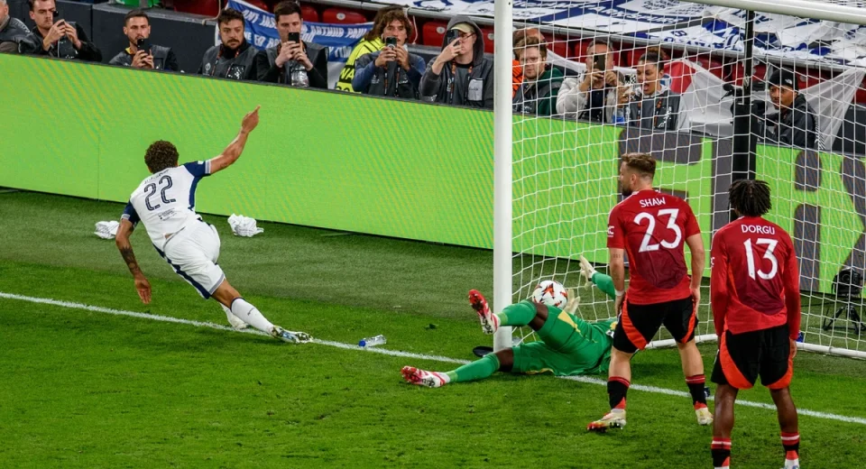 Tottenham melhor que o Manchester United. “Roosters” venceu a Liga Europa