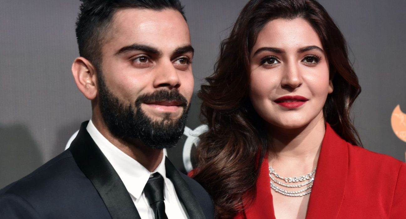 Virat Kohli, Anushka Sharma, LSG VSG vs RCB IPL 2025 Match no templo de Hanuman Garhi de Ayodhya (relógio)