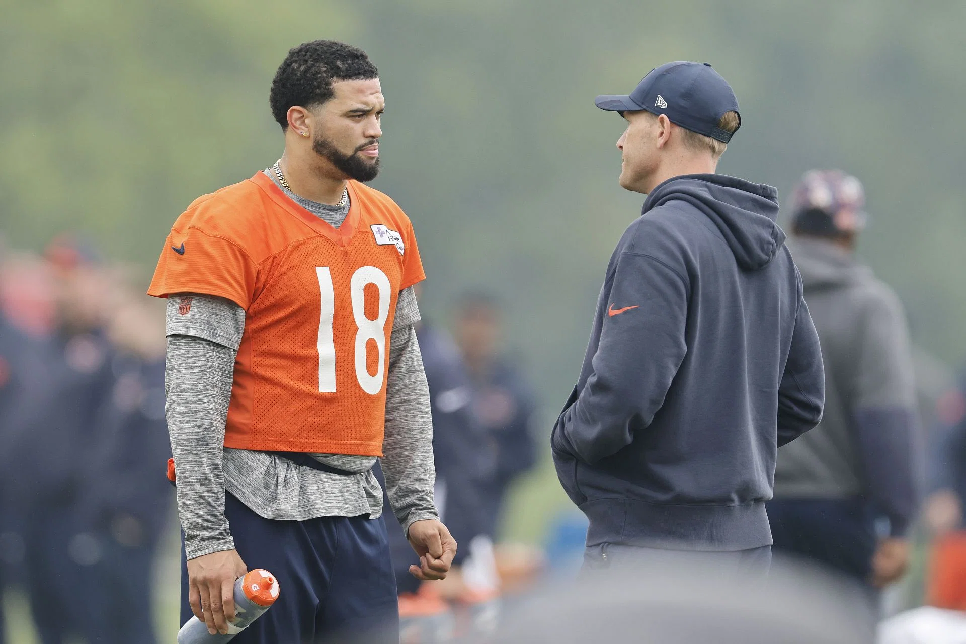 Colin Cowherd afirma que, se as lutas educacionais continuarem durante o período Johnson, os Bears podem trocar Caleb Williams